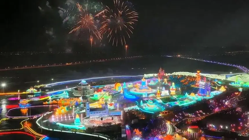 《热雪沸腾的我们》：青春热血的冰雪奇缘，梦想与友情在寒冬绽放